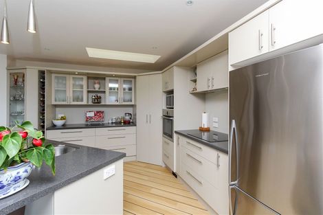 Photo of property in 8 Sampson Avenue, Waiwhakaiho, New Plymouth, 4312