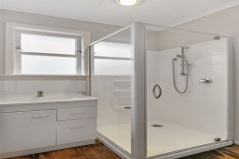 Photo of property in 14 Fairclough Road, Beach Haven, Auckland, 0626