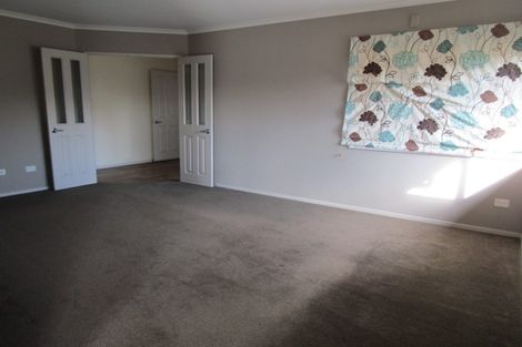 Photo of property in 1 Valley Road, Waiuku, 2123