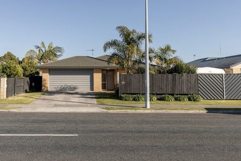 Photo of property in 120 Evans Road, Papamoa Beach, Papamoa, 3118