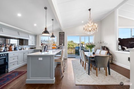 Photo of property in 10 Chestnut Grove, Maungaraki, Lower Hutt, 5010