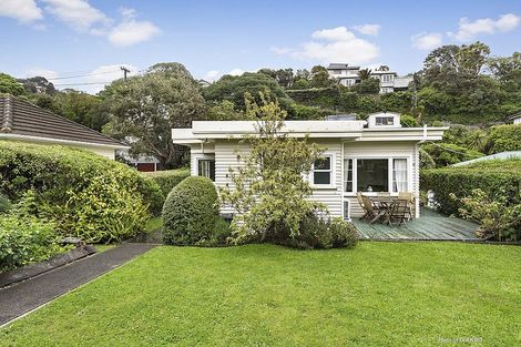 Photo of property in 23 Aplin Terrace, Ngaio, Wellington, 6035