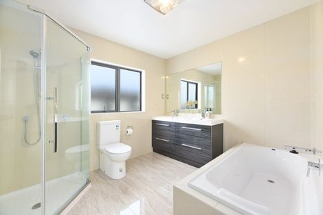 Photo of property in 10 Sauvignon Avenue, Ranui, Auckland, 0612