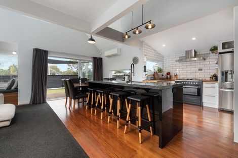 Photo of property in 12 Tudor Place, Mount Maunganui, 3116