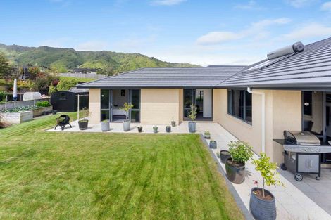 Photo of property in 12 Morepork Drive, Waikanae, 5036