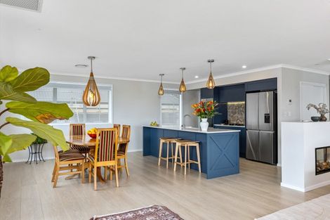 Photo of property in 19 Odlin Lane, Red Beach, 0932