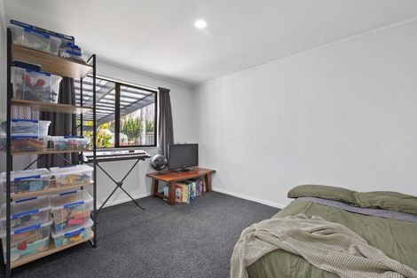 Photo of property in 6 Hamblyn Place, Ranui, Auckland, 0612