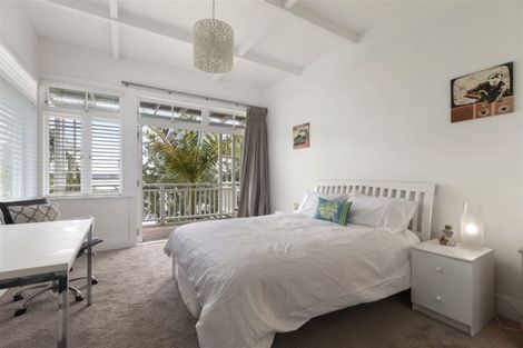 Photo of property in 11 Beresford Street, Bayswater, Auckland, 0622