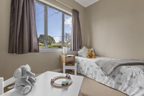 Photo of property in 121 Govett Avenue, Frankleigh Park, New Plymouth, 4310
