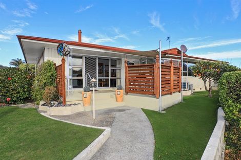Photo of property in 17 Laurent Place, Greenmeadows, Napier, 4112