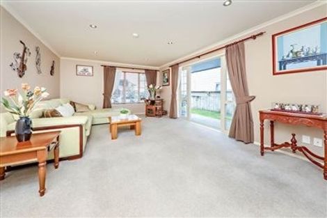 Photo of property in 46 Westerham Drive, Dannemora, Auckland, 2016