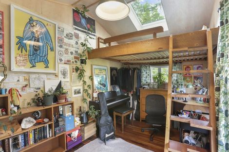 Photo of property in 18 Derwent Crescent, Titirangi, Auckland, 0604