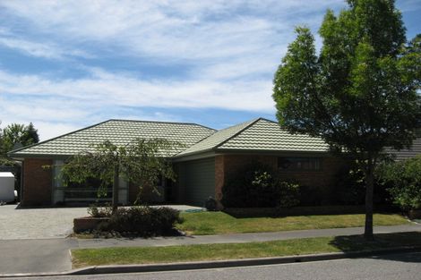 Photo of property in 15 Berkshire Drive Avonhead Christchurch City