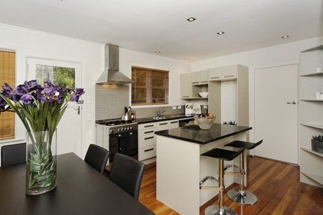 Photo of property in 17 Sheridan Drive, New Lynn, Auckland, 0600