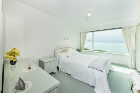 Photo of property in 1/187 Beach Road, Castor Bay, Auckland, 0620