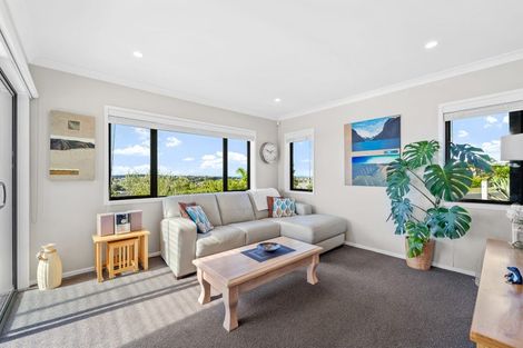 Photo of property in 23 Woodridge Drive, Stanmore Bay, Whangaparaoa, 0932
