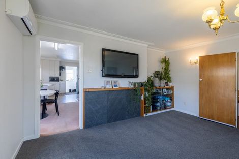 Photo of property in 4 Turakina Street, Merrilands, New Plymouth, 4312