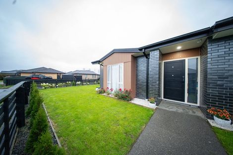 Photo of property in 25 Arabella Crescent, Yaldhurst, Christchurch, 8042