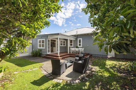 Photo of property in 2/59 Aramoana Avenue, Devonport, Auckland, 0624