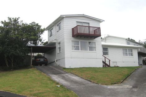 Photo of property in 18 Segedin Place, Glenfield, Auckland, 0629