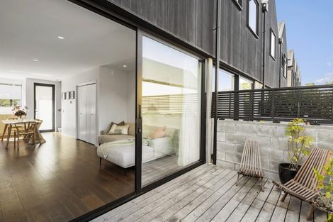 Photo of property in 2 Jean Caldwell Way, Island Bay, Wellington, 6023