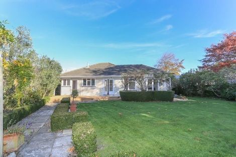 Photo of property in 6 Verran Place, Fendalton, Christchurch, 8052