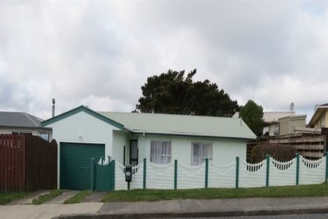 Photo of property in 48 Baylands Drive, Newlands, Wellington, 6037