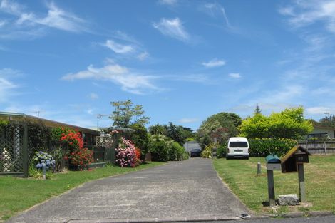 Photo of property in 22 Taihiki Road, Clarks Beach, 2122