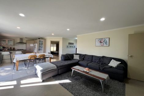 Photo of property in 129 Saint James Drive, Huntington, Hamilton, 3210