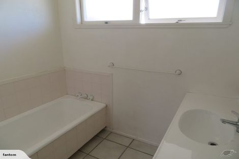 Photo of property in 1/16 Bradbury Road, Botany Downs, Auckland, 2010