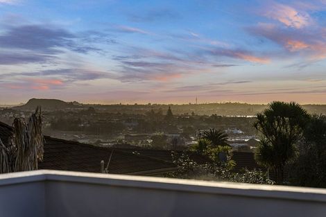 Photo of property in 61b Highland Park Drive, Highland Park, Auckland, 2010