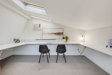 Photo of property in 168 Dyers Pass Road, Cashmere, Christchurch, 8022