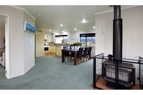 Photo of property in 8 Longfields Road, Brightwater, 7022