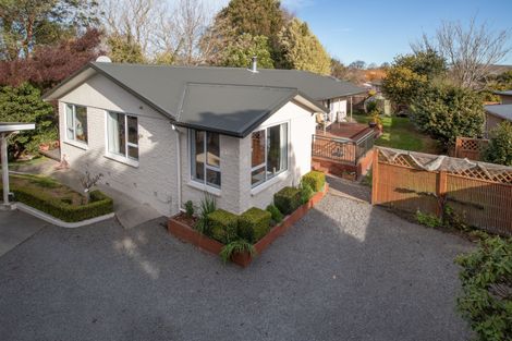 Photo of property in 393 Sawyers Arms Road, Harewood, Christchurch, 8051