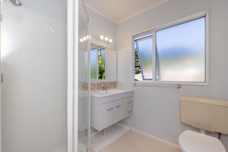 Photo of property in 11 Hookway Grove, Paraparaumu, 5032