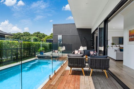 Photo of property in 16 Awanui Crescent, Matakana, 0985