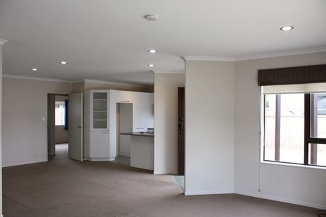 Photo of property in 2c Edmund Hillary Avenue, Papakura, 2110