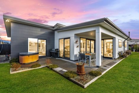 Photo of property in 1 Fraer Street, Cromwell, 9310