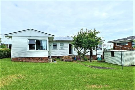 Photo of property in 11 Heath Avenue, Northcote, Auckland, 0627