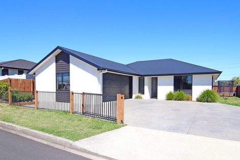 Photo of property in 11 Waikai Close, Ruakura, Hamilton, 3214