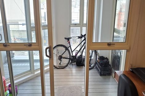 Photo of property in 9/5a Kent Terrace, Mount Victoria, Wellington, 6011