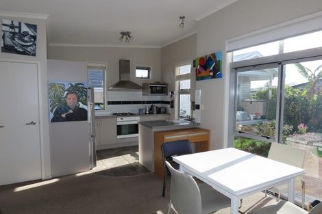 Photo of property in 116 Matipo Road, Te Atatu Peninsula, Auckland, 0610