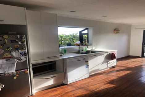 Photo of property in 7 Seaglen Place, Botany Downs, Auckland, 2010