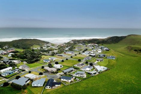 Photo of property in 3 Tua Tua Place, Baylys Beach, Dargaville, 0377