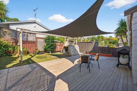 Photo of property in 2/36 Gatman Street, Birkdale, Auckland, 0626
