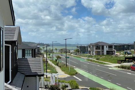 Photo of property in 15 Craigs Way, Hobsonville, Auckland, 0616
