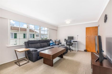 Photo of property in 1/95 Whites Line East, Waiwhetu, Lower Hutt, 5010