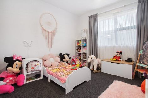 Photo of property in 1 Poutawa Lane, Clarks Beach, 2122