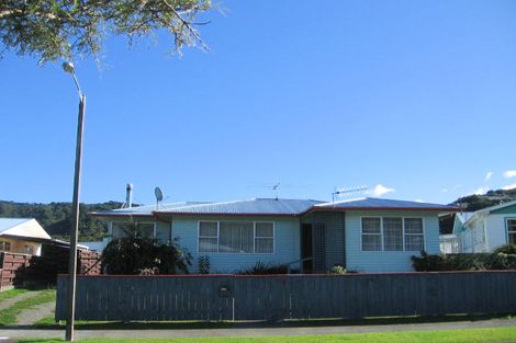 Photo of property in 35 Momona Street, Wainuiomata, Lower Hutt, 5014