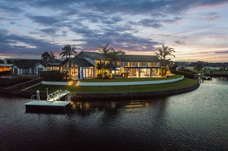 Photo of property in 3 Kuaka Grove, One Tree Point, 0118